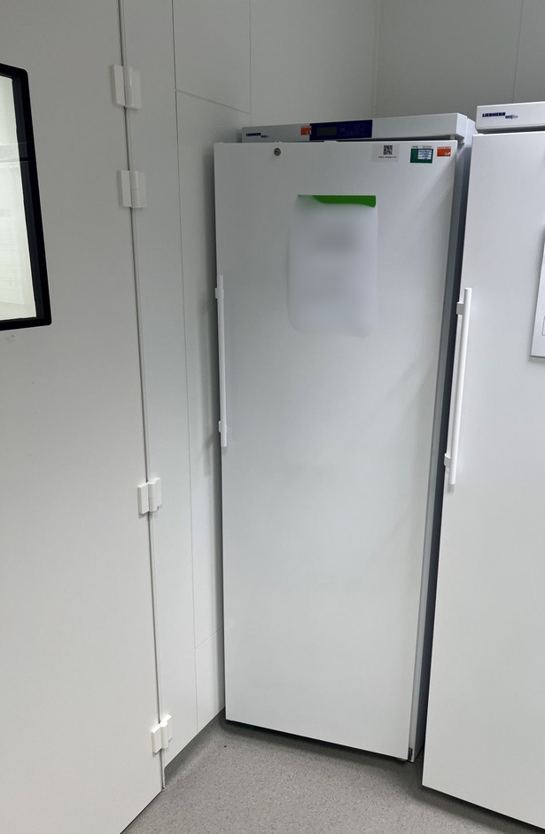 LIEBHERR LKv 3910 - Ventilated Laboratory Refrigerator | +5 °C | 344 L